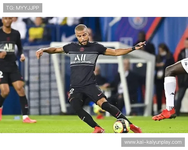 巴黎圣日耳曼中前场配合愈发流畅